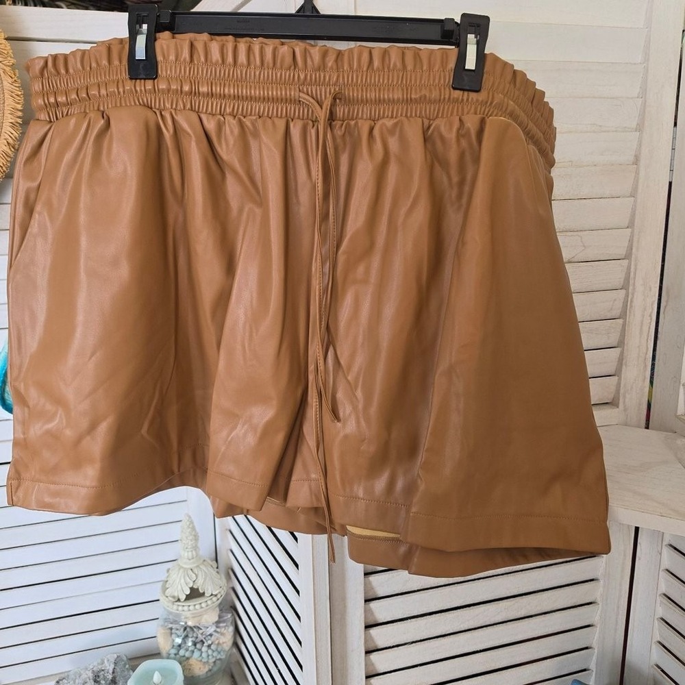 HEYSON Faux Leather Shorts Size 3XL Tan Elastic Waist Drawstring Plus Size